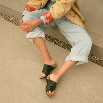 Gift 2 Comfortable Leather Sandal